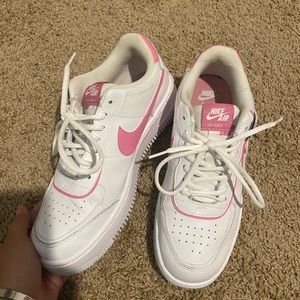 Nike Air Force 1- pink details